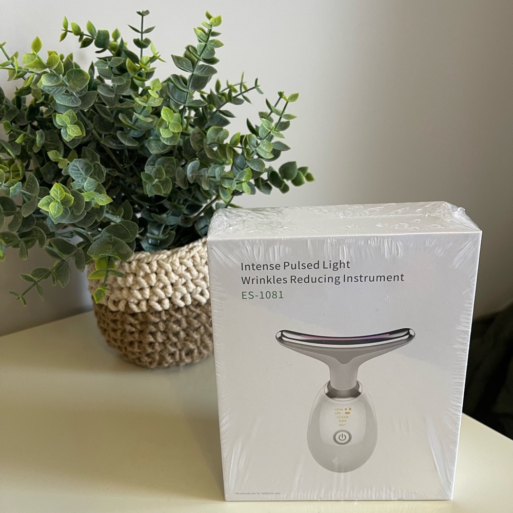 New Sealed IPL Wrinkle Reducing Device – LED EMS Facial Tool